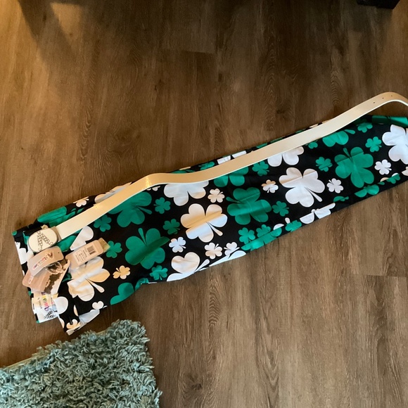 Royal & Awsome golf pants with belt - Picture 2 of 2